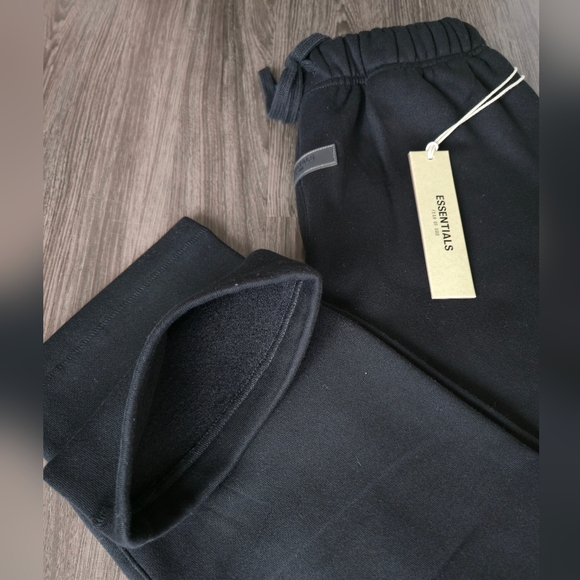 Essentials Fear of God Loose pants - Black - Picture 2 of 5